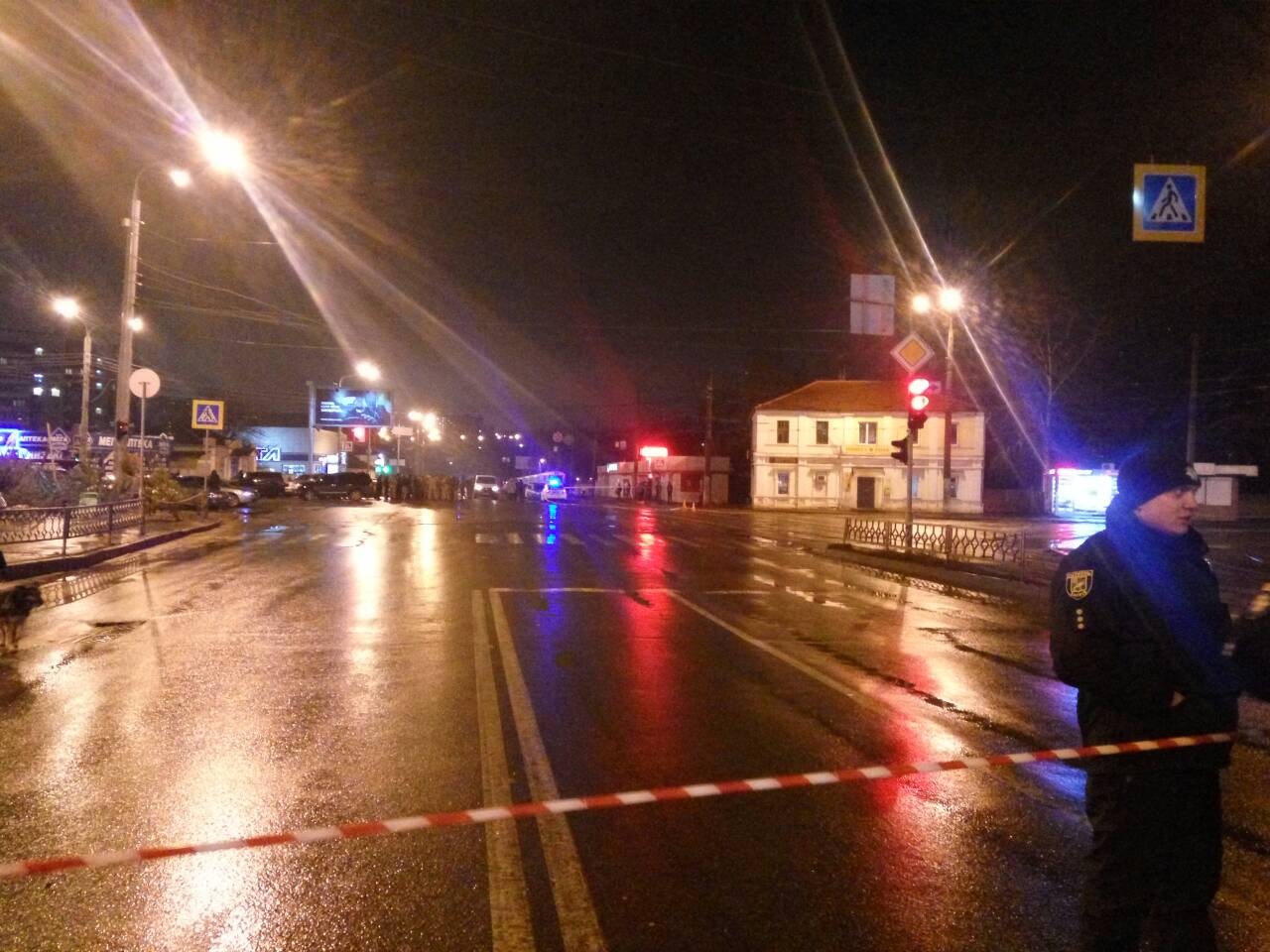 ХАРЬКОВ, ПОЛИЦИЯ, ЗАЛОЖНИКИ, ВЗРЫВЧАТКА, УКРПОЧТА, ЗАХВАТ ЗАЛОЖНИКОВ