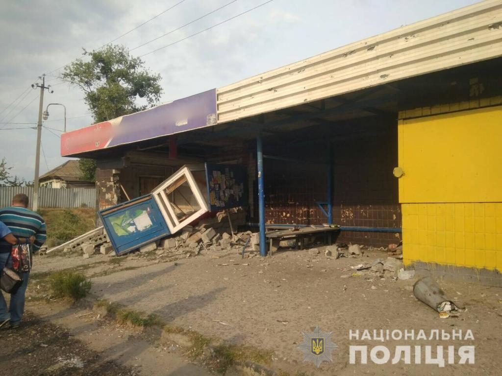На Харківщині ДТП: Авто влетіло в громадську зупинку, є згиблі