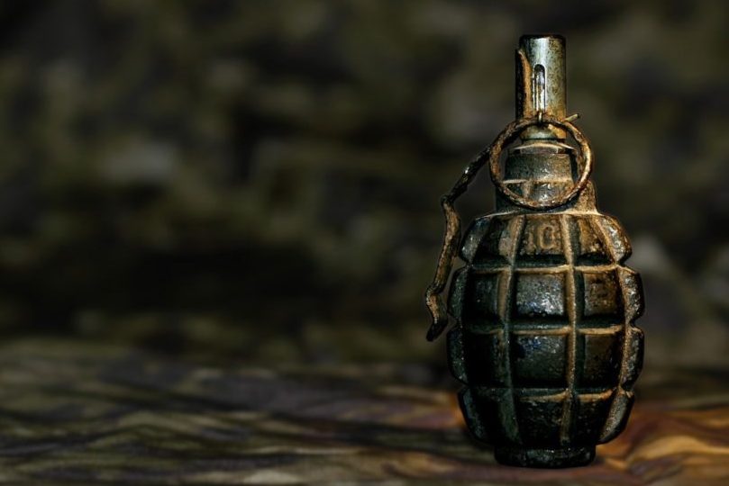 На Миколаївщині чоловік гуляв вулицями із гранатою