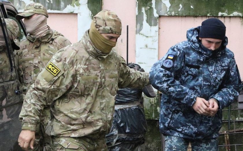 Так званий суд над полоненими Росією українськими моряками та допит ФСБ (відео)