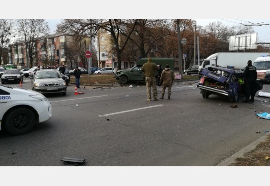 У Харкові аварія зі швидкою Нацгвардії, є постраждалі