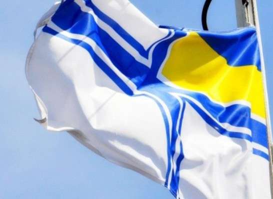 У Дніпрі підняли прапор Військово-морських сил на підтримку полонених моряків