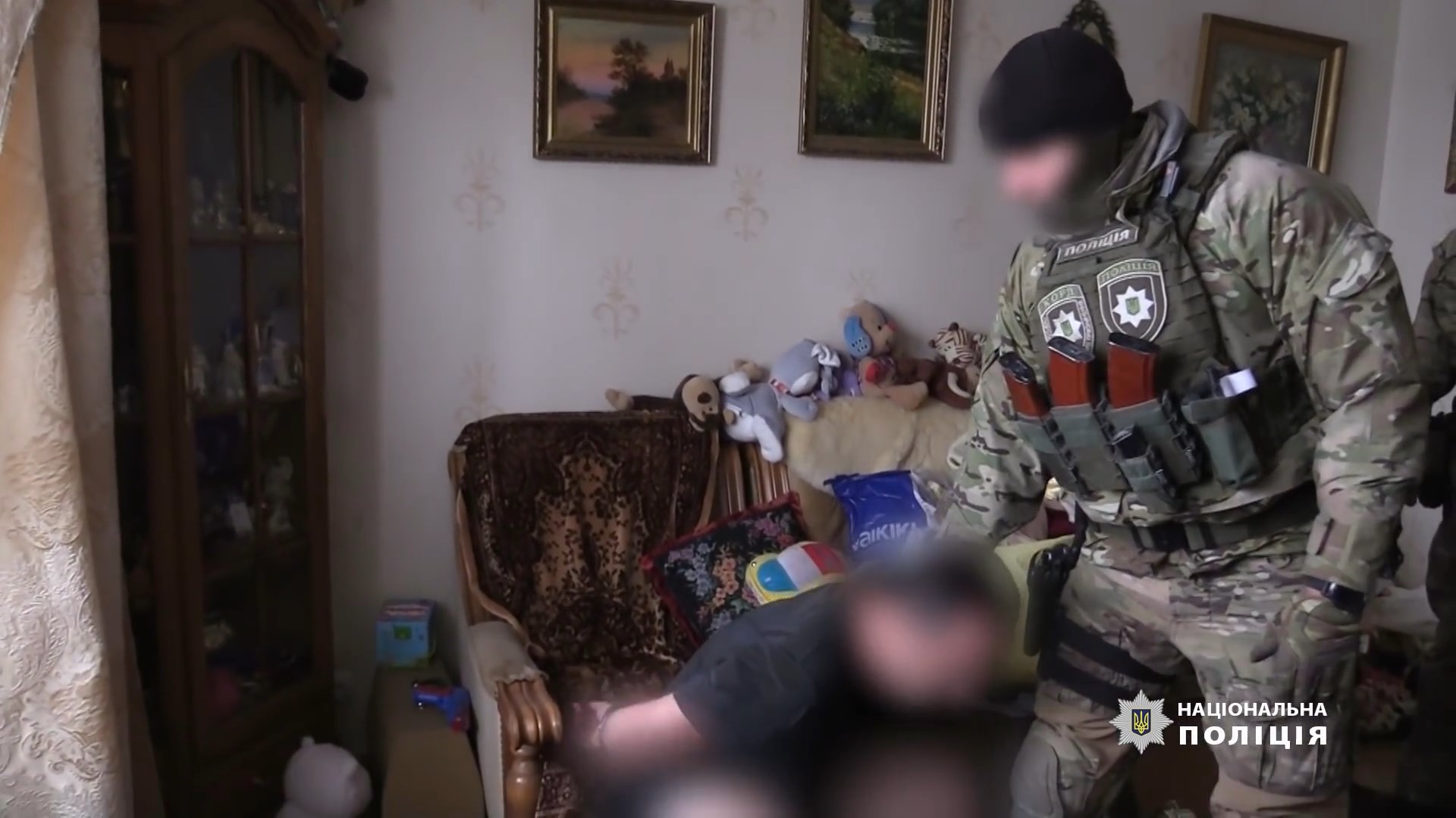 У Києві затримали грабіжника, що взяв власну матір у заручники