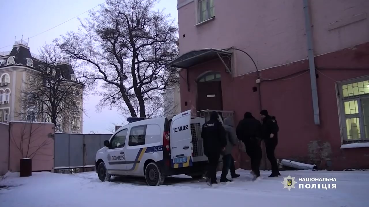 Виманювали у пенсіонерів гроші - у Києві розкрили шахраїв