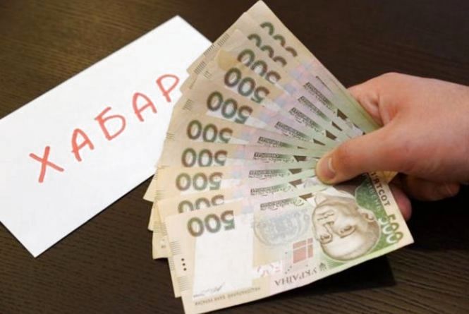 #кримінальніНовини, вимагання хабаря, лікар, топ новина, Черкаси Хабар за народження - у Черкасах лікарку піймали на гарячому
