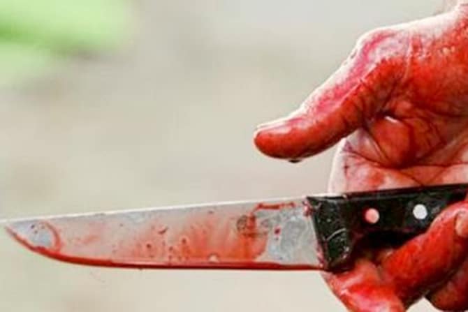 В Одесі через сварку у тролейбусі вдарив ножем чоловіка