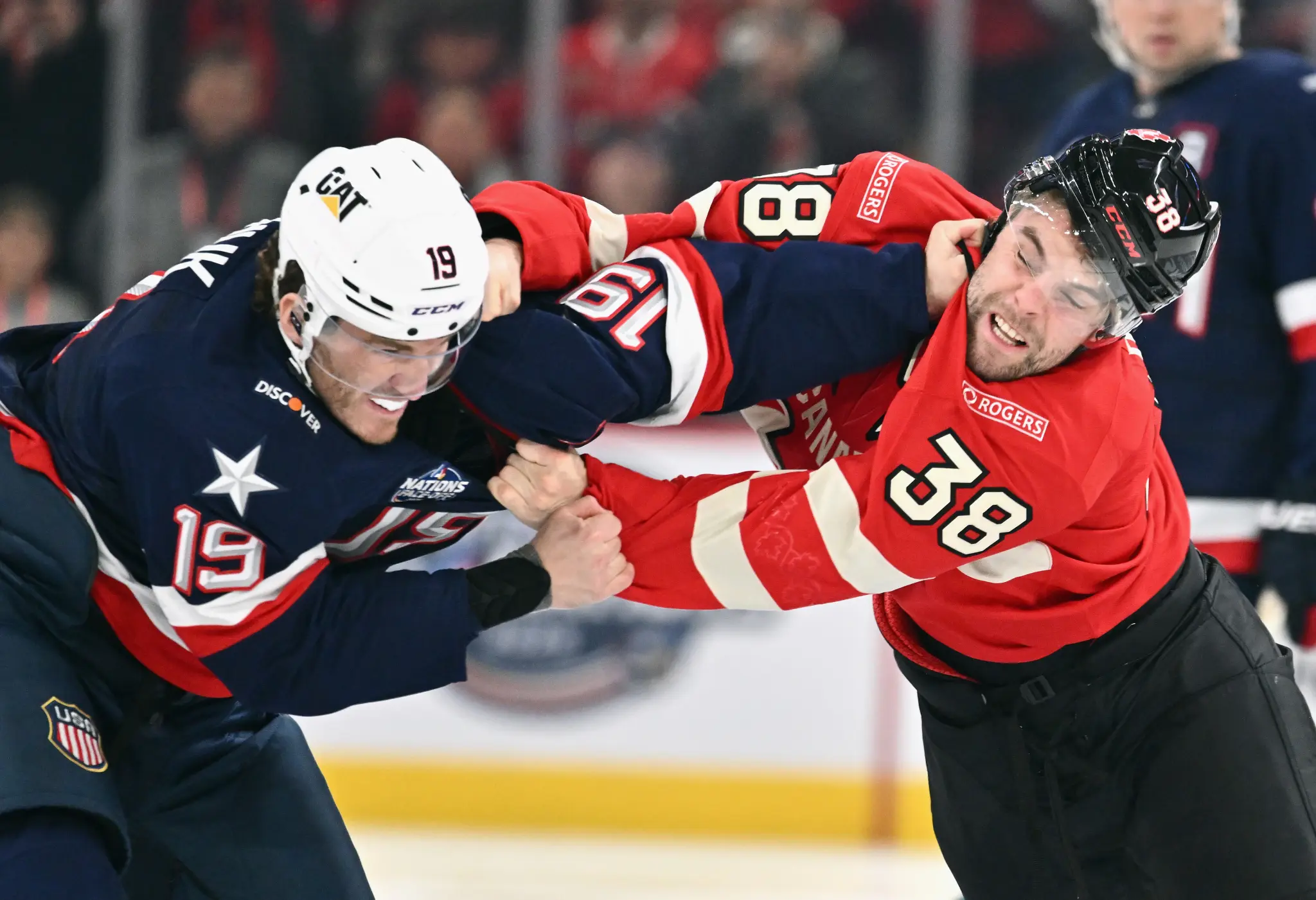 хокей, США-Канада, 4 Nations Face-Off, бійка на льоду, жорстка гра, хокейні сутички, Ткачук, Макдевід, Гюнцель, Парайко, силовий хокей, Bell Center, хокейний півфінал.