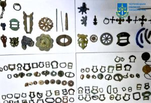 контрабанда, культурні цінності, археологічні предмети, сувеніри, Німеччина, митниця, Харківщина, спроба контрабанди, артефакти, Київська Русь, Римська імперія, Середньовіччя, Чернівецька прокуратура, кримінальна справа.