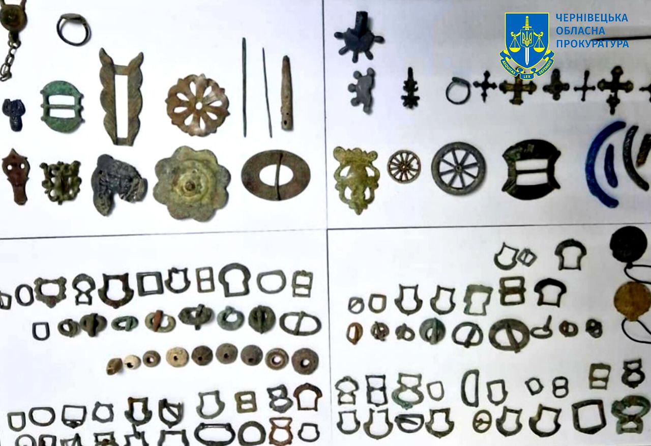  контрабанда, культурні цінності, археологічні предмети, сувеніри, Німеччина, митниця, Харківщина, спроба контрабанди, артефакти, Київська Русь, Римська імперія, Середньовіччя, Чернівецька прокуратура, кримінальна справа.